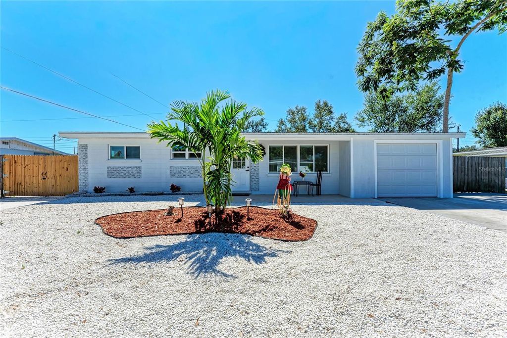 Photo of 5010 Lahaina Drive, Sarasota, FL 34232 (MLS # A4669176)