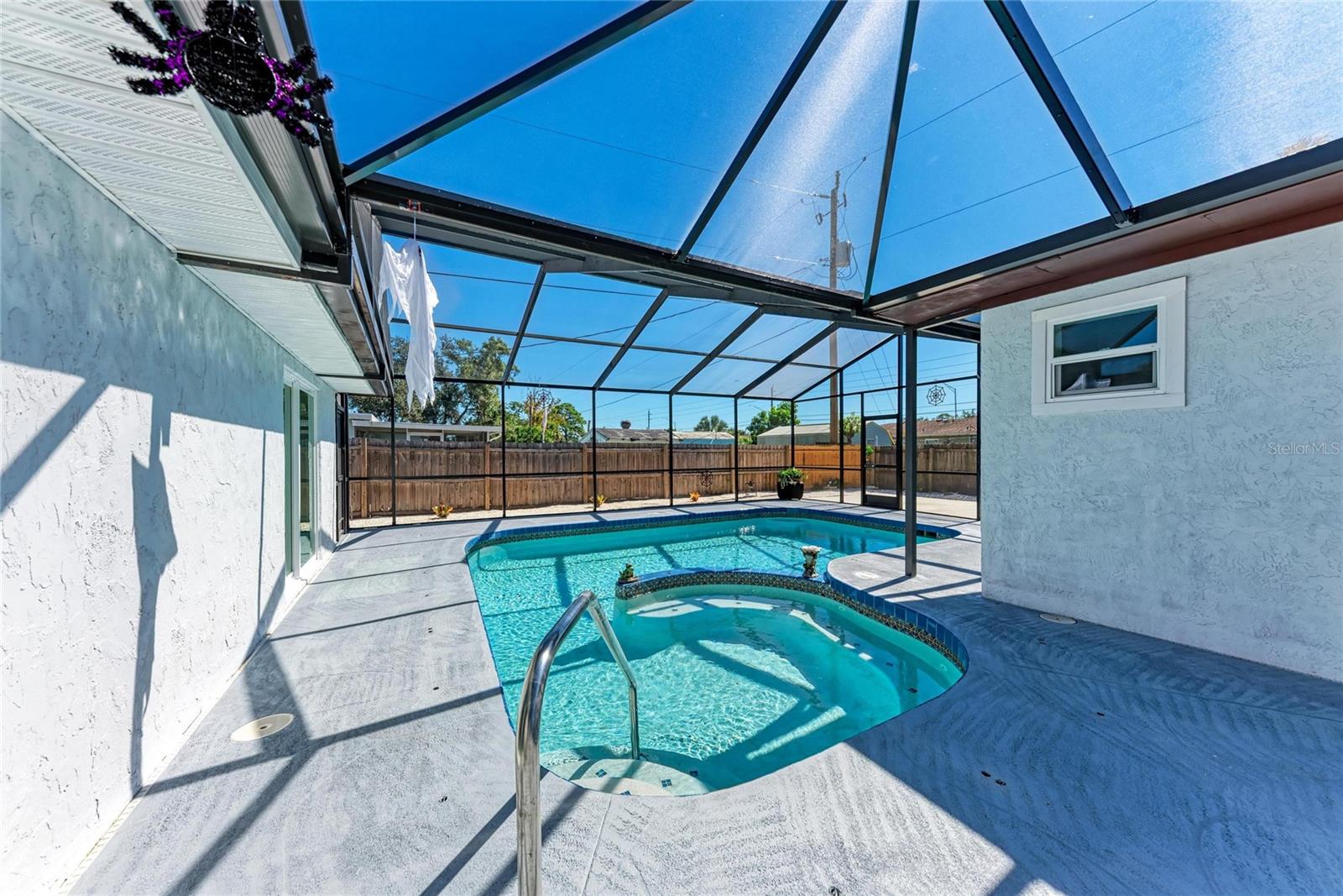 RIDGEWOOD - Residential