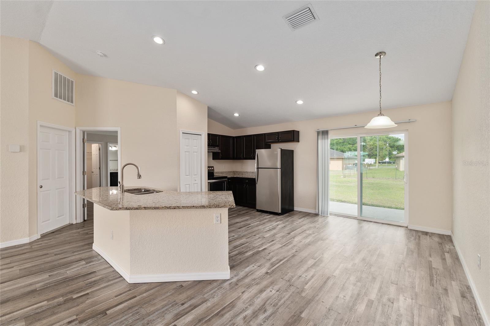 SILVER SPRINGS SHORES - Residential