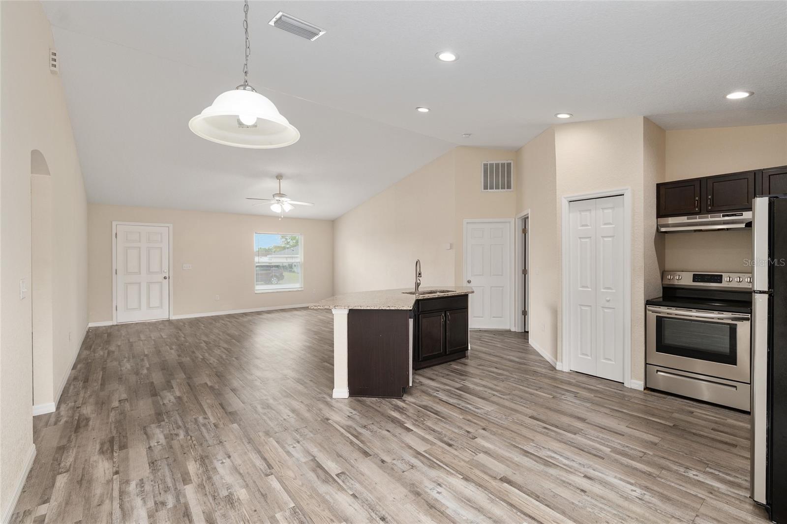 SILVER SPRINGS SHORES - Residential