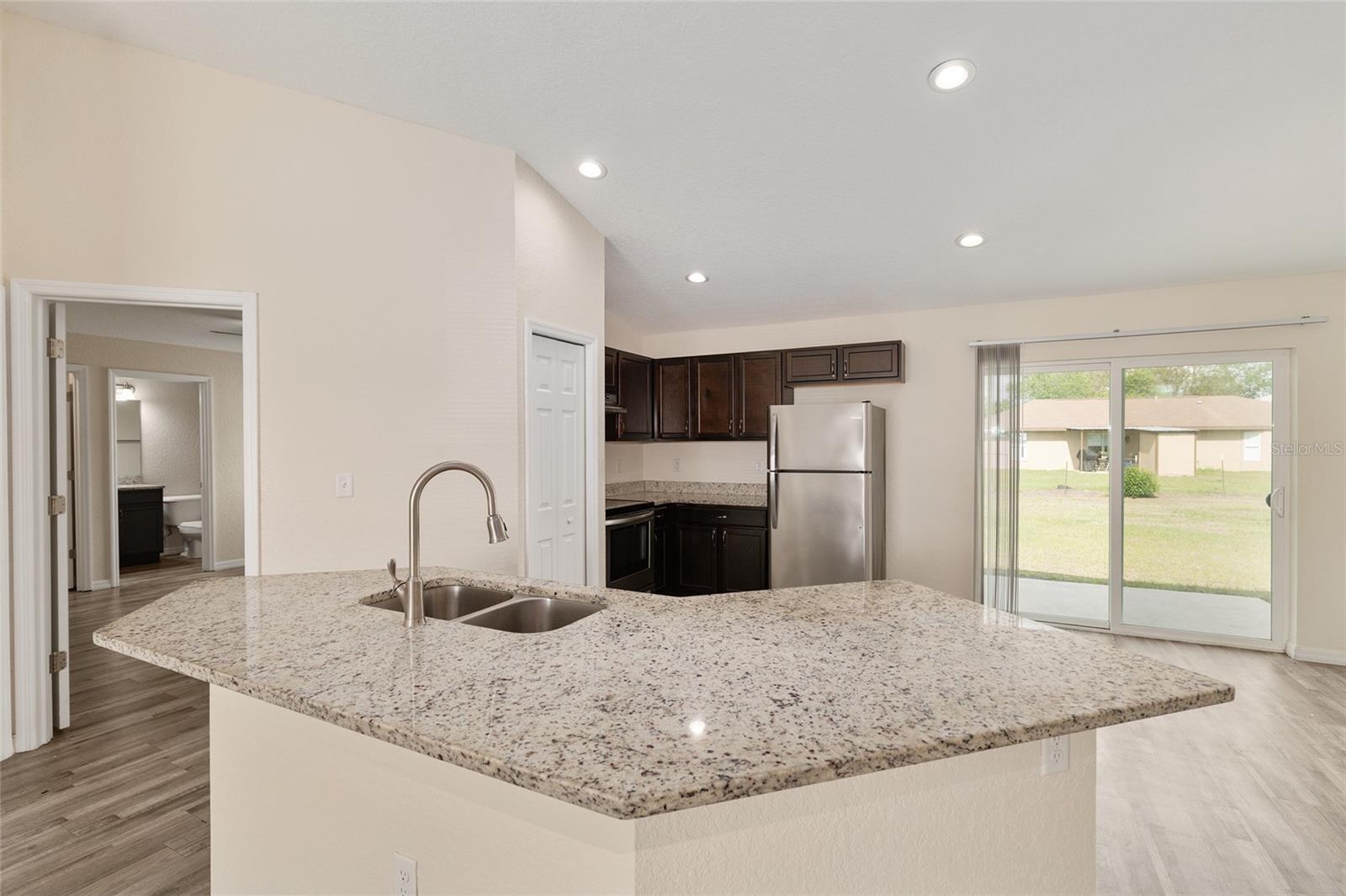 SILVER SPRINGS SHORES - Residential