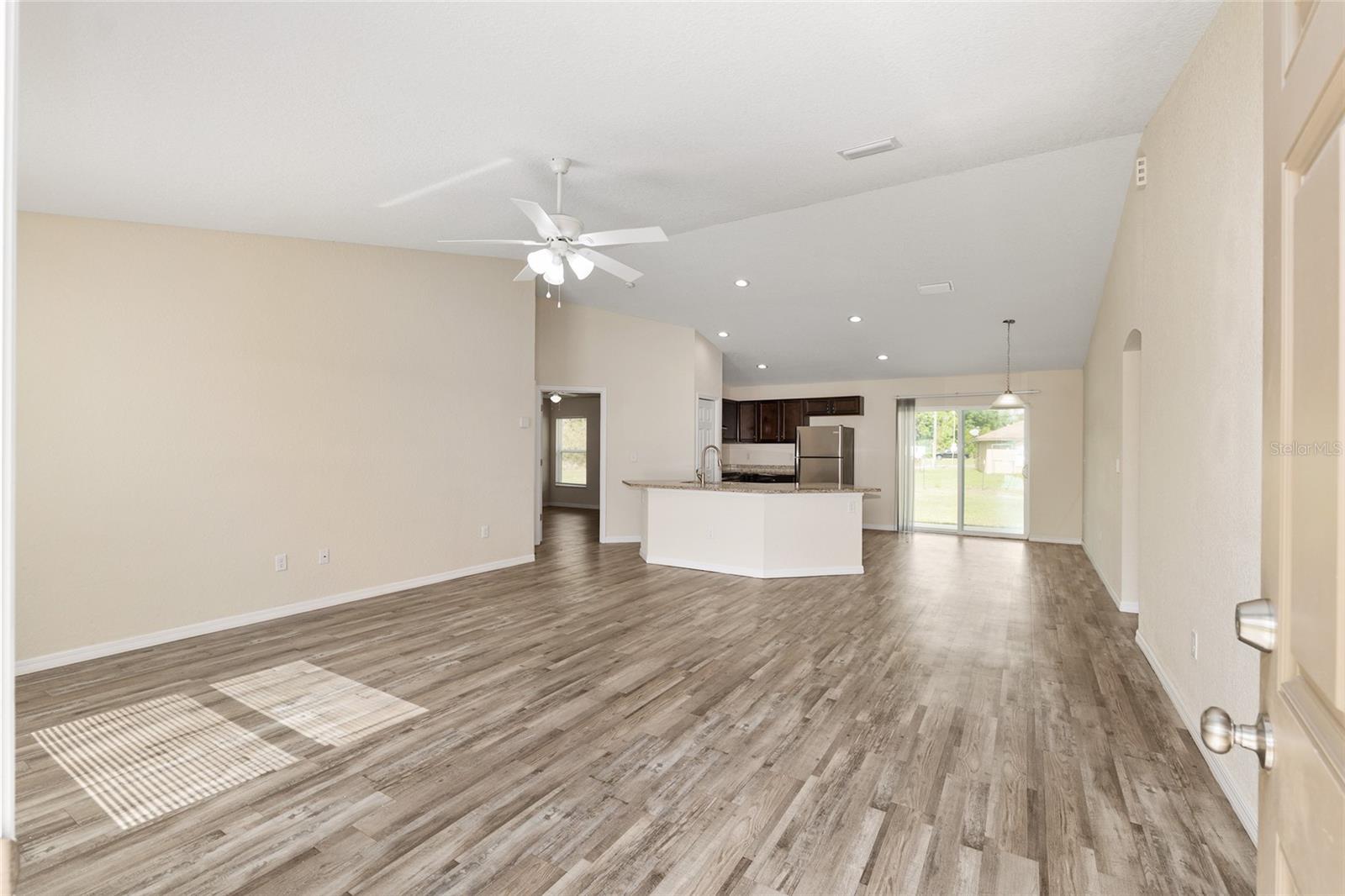 SILVER SPRINGS SHORES - Residential