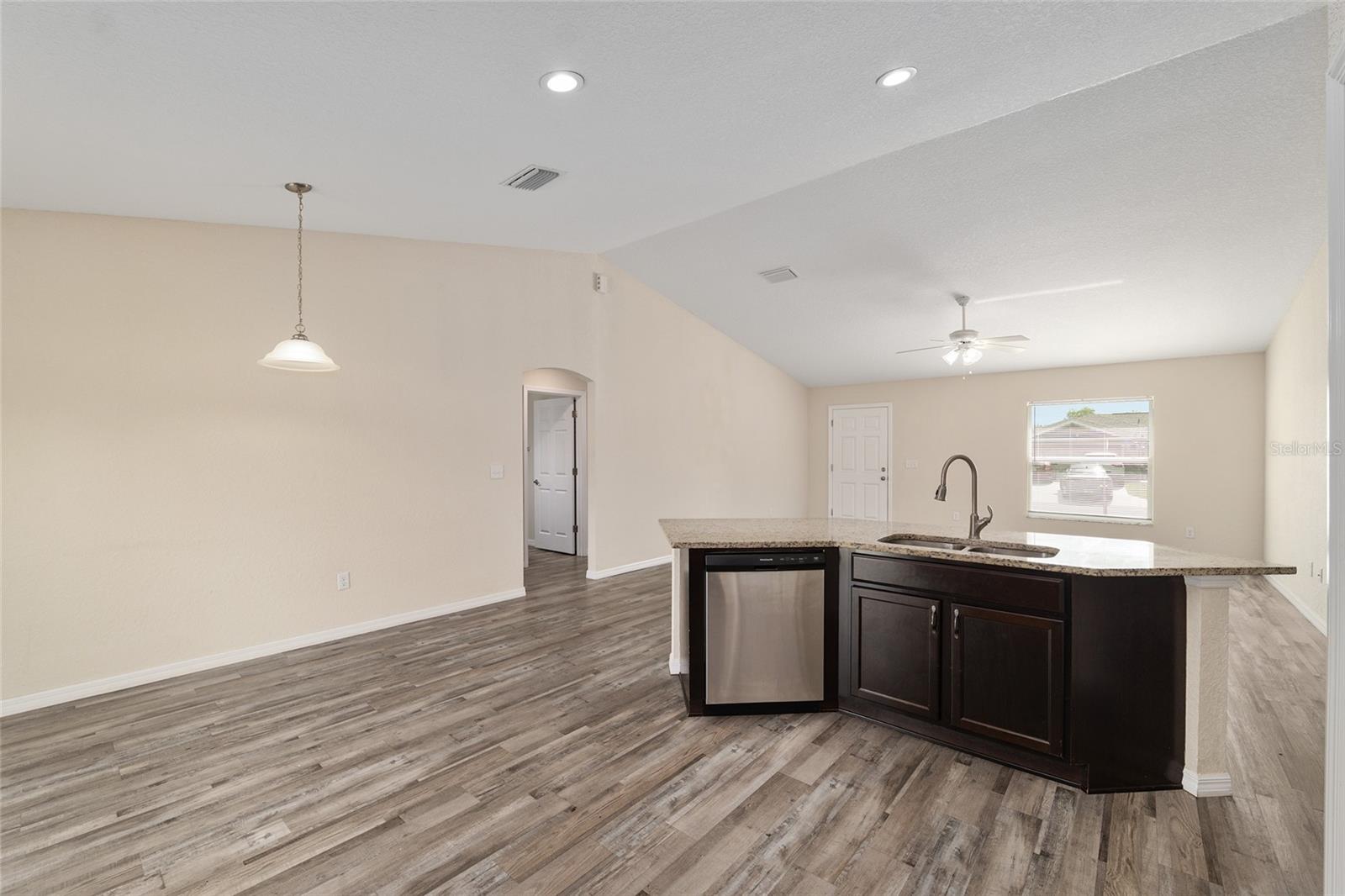 SILVER SPRINGS SHORES - Residential