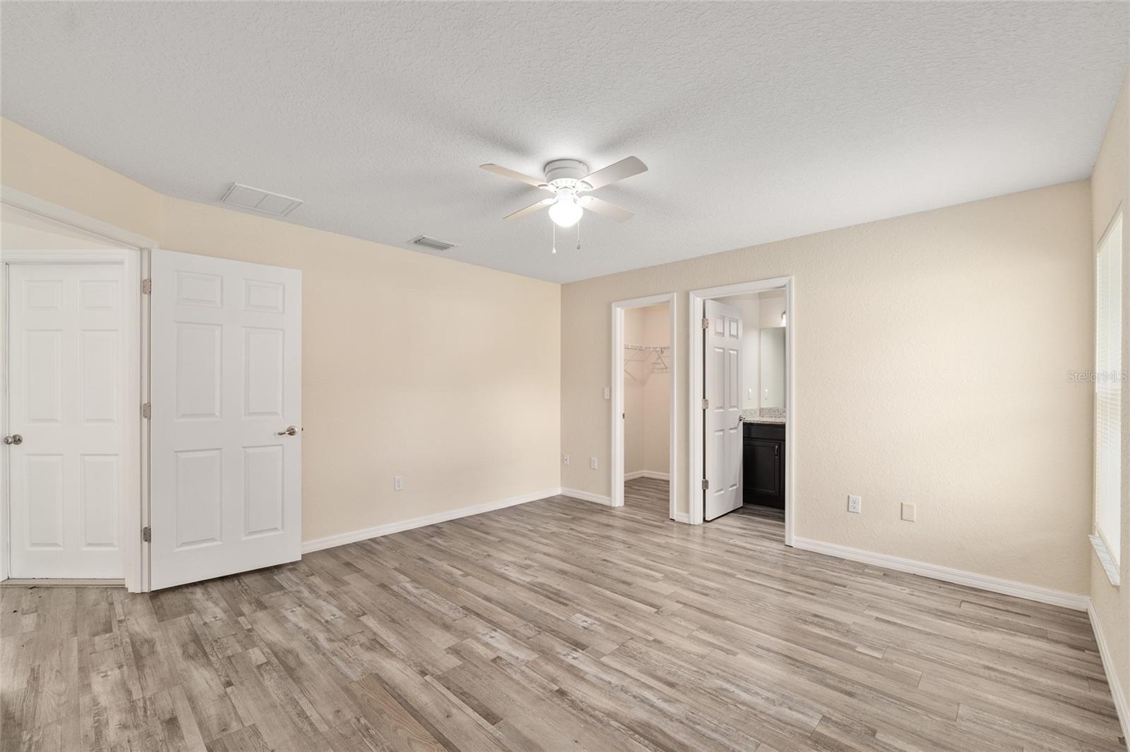 SILVER SPRINGS SHORES - Residential