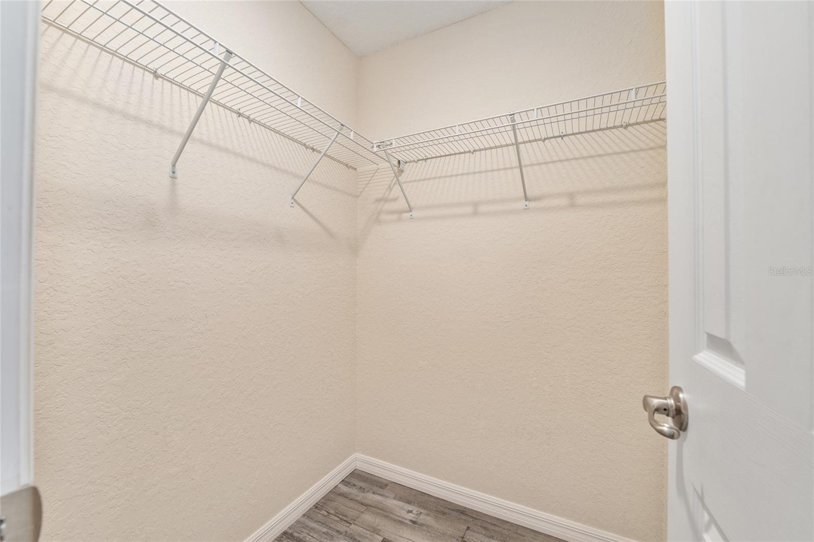 SILVER SPRINGS SHORES - Residential