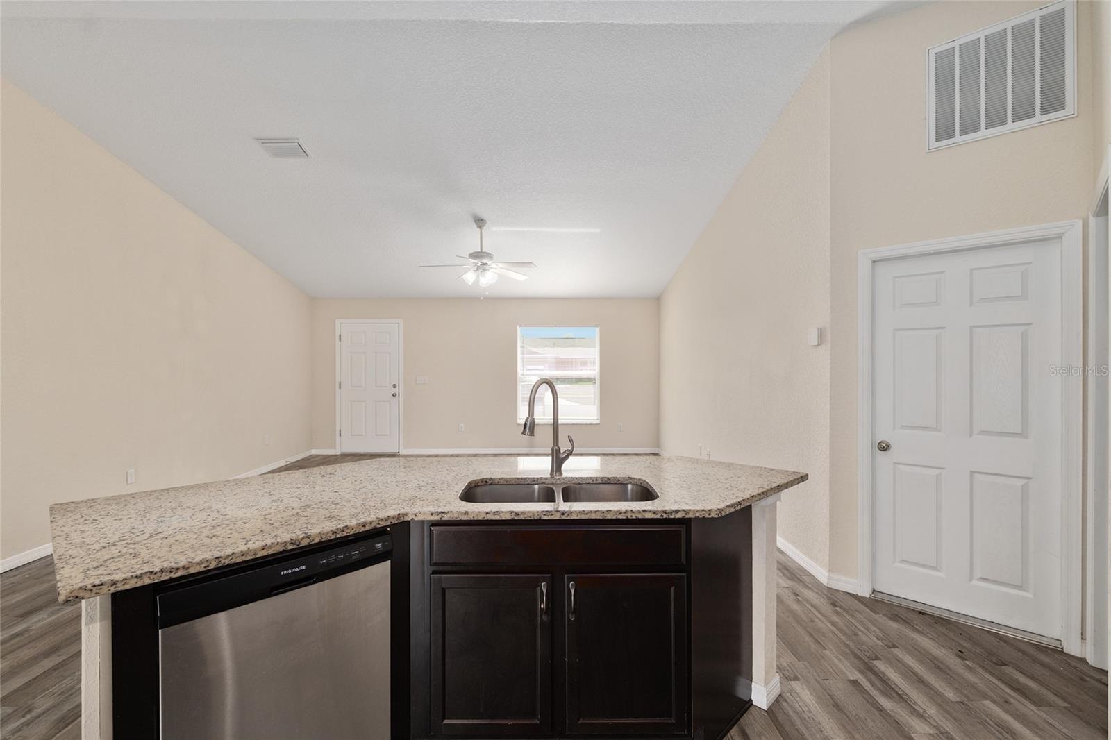 SILVER SPRINGS SHORES - Residential