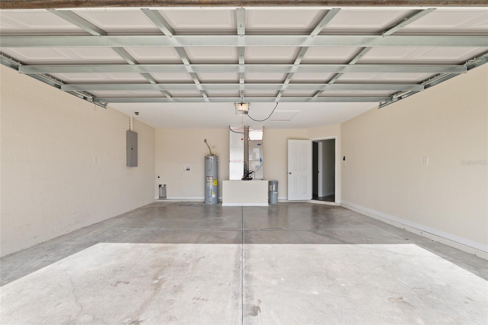 SILVER SPRINGS SHORES - Residential