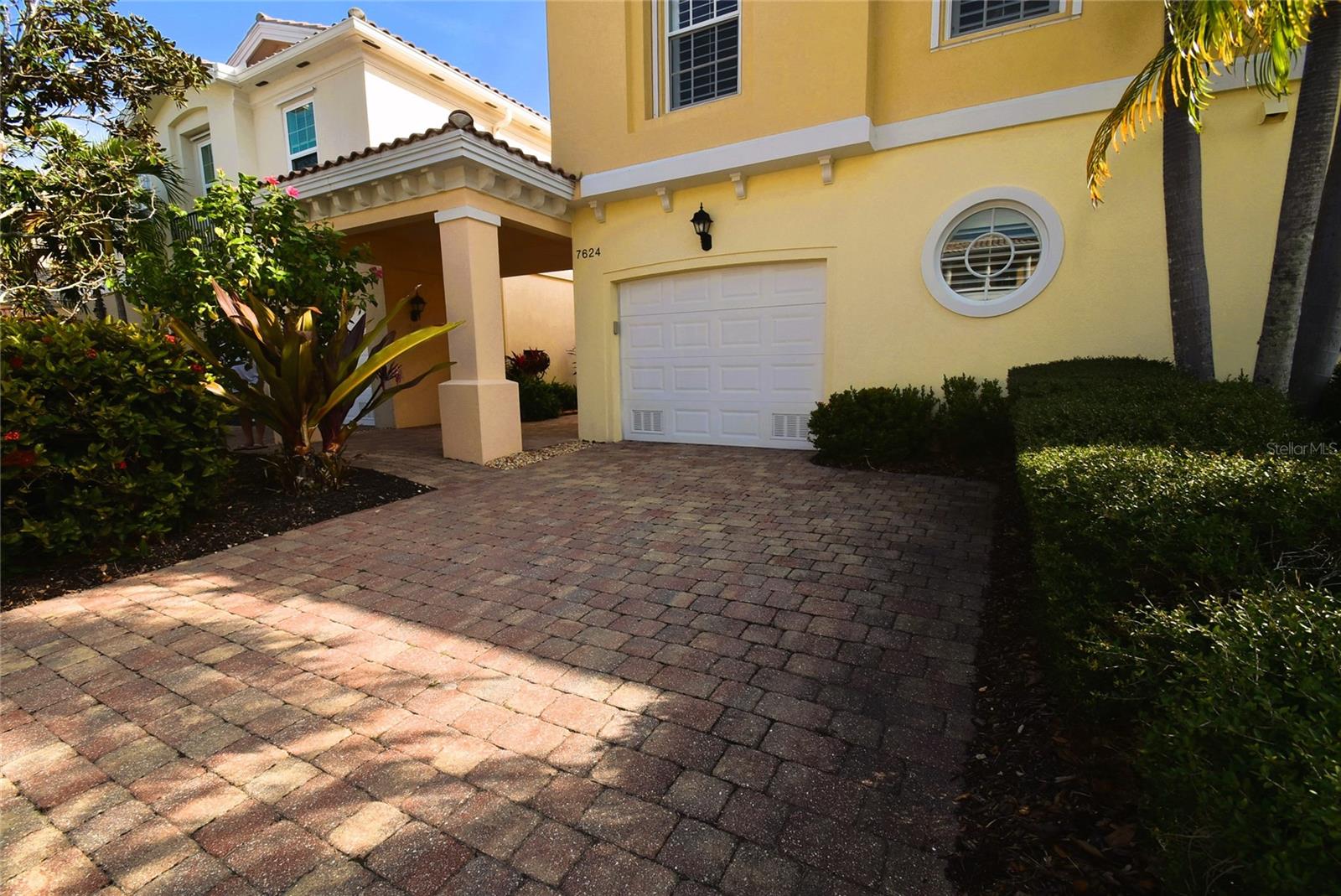 VILLAGEWALK - Residential Lease