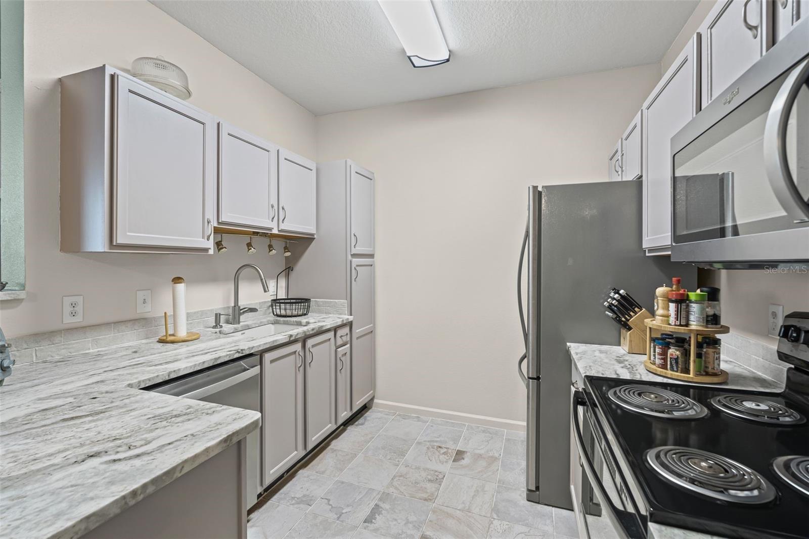 THE PALMS OF CORTEZ - Residential Lease