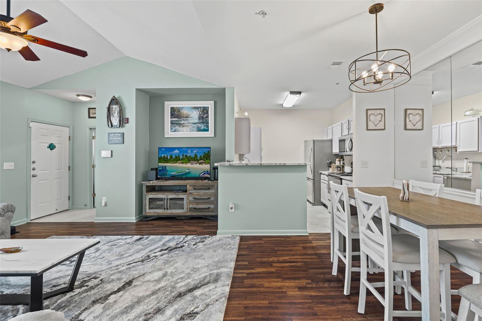 THE PALMS OF CORTEZ - Residential Lease