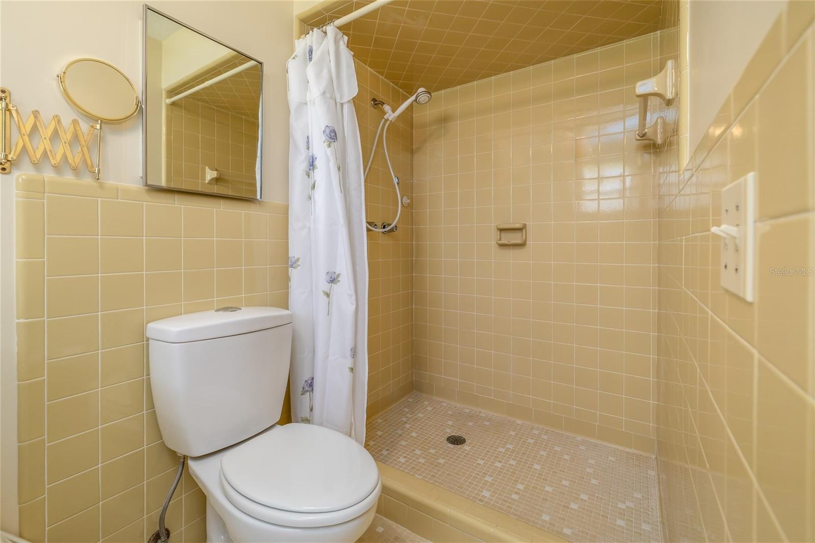 PALM GROVE 6TH ADDITION - Residential