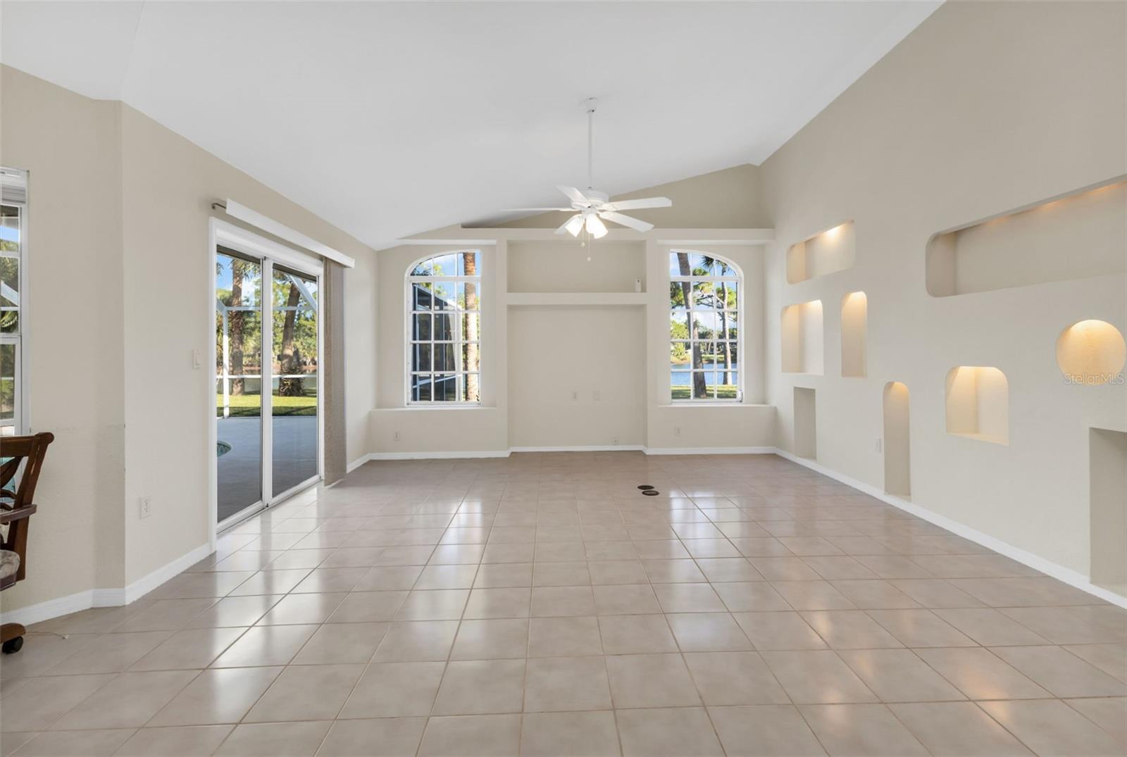 HARBORSIDE WOODS - Residential