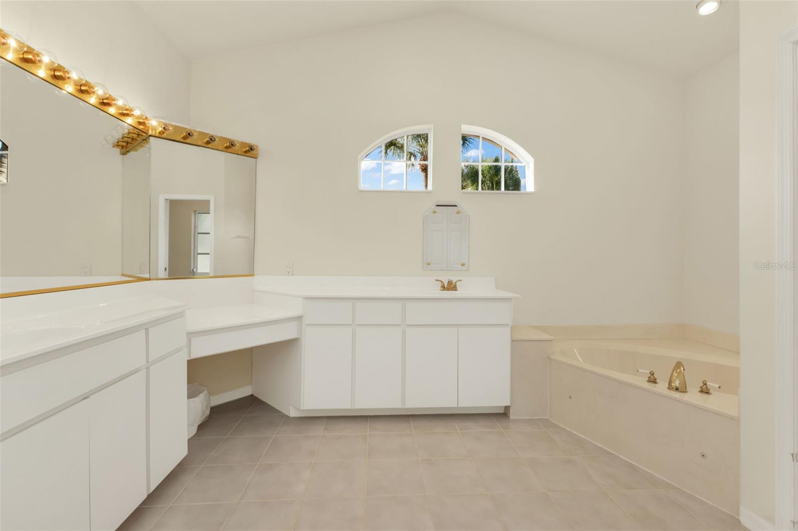 HARBORSIDE WOODS - Residential