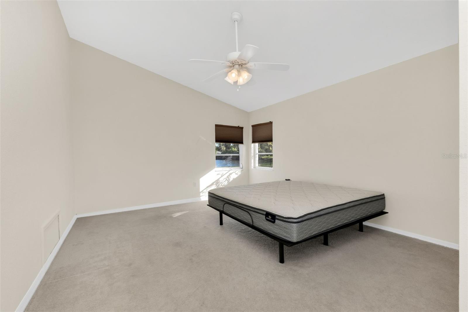 HARBORSIDE WOODS - Residential