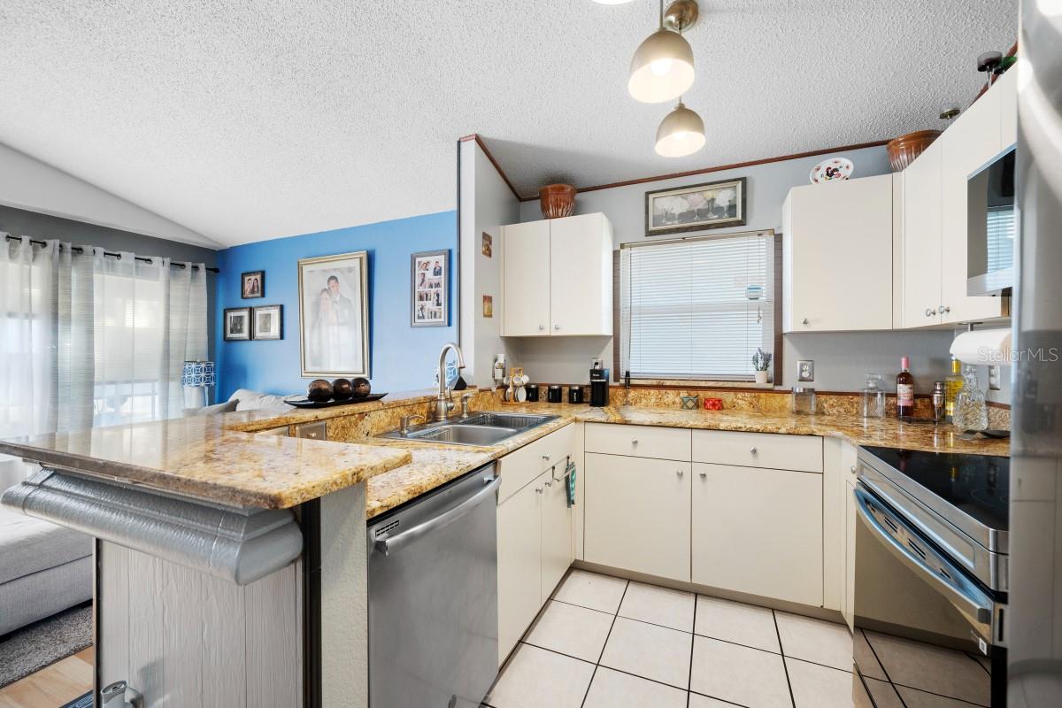 CARROLLWOOD CREEK - Residential