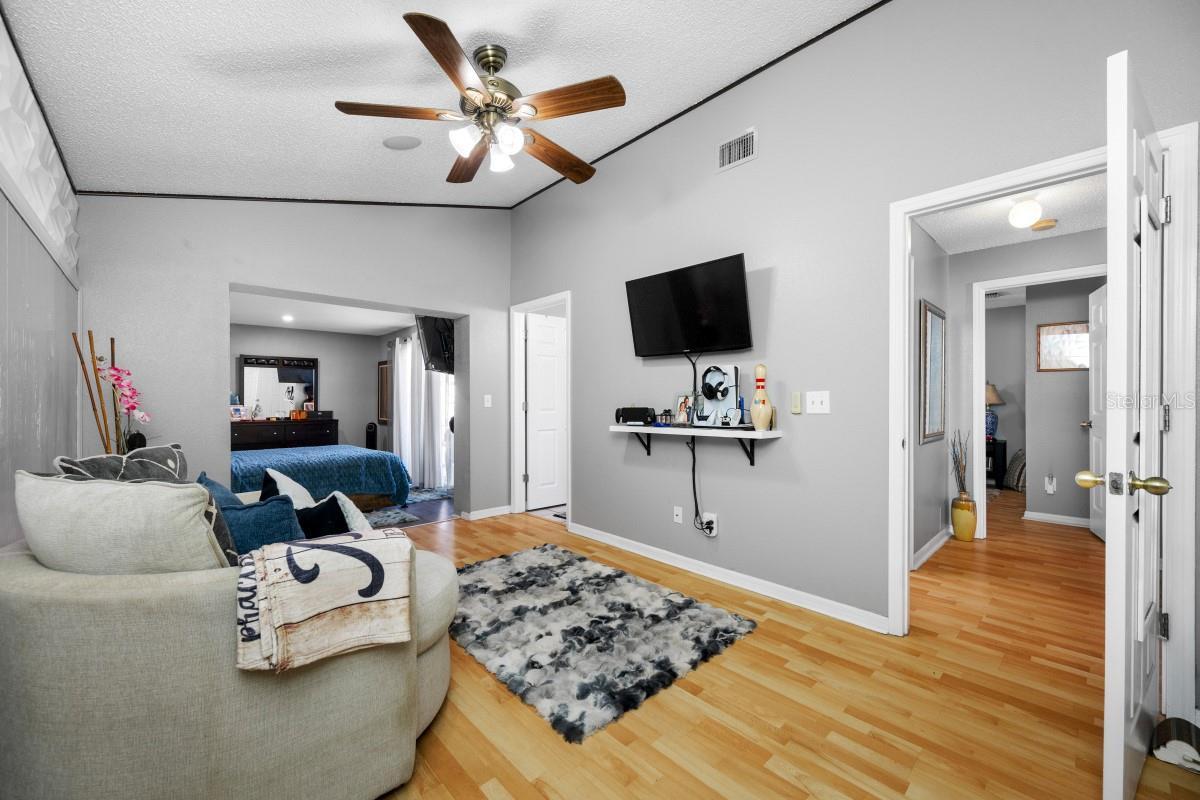 CARROLLWOOD CREEK - Residential