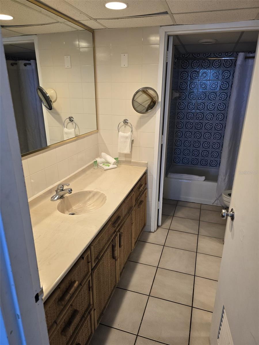 COND. ESJ TOWERS - Residential