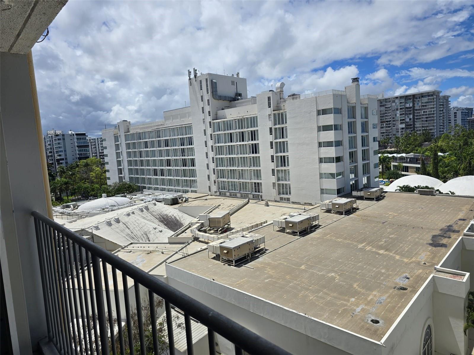 COND. ESJ TOWERS - Residential