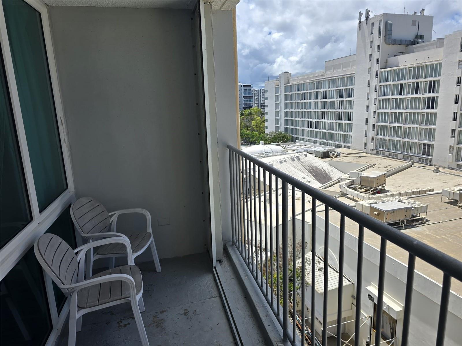 COND. ESJ TOWERS - Residential