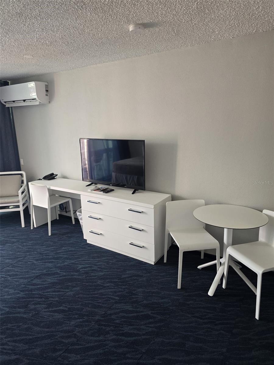 COND. ESJ TOWERS - Residential