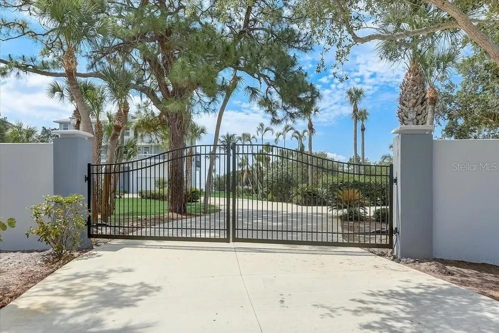 TREETOPS BAY CONDO - Land