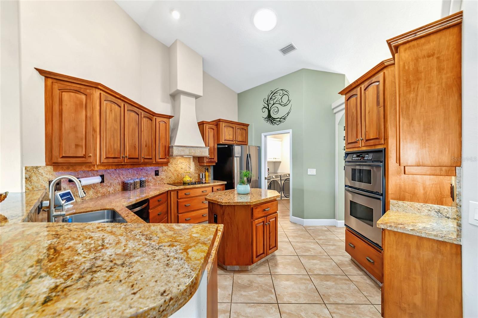 SILVER SPGS SHORES #27 - Residential