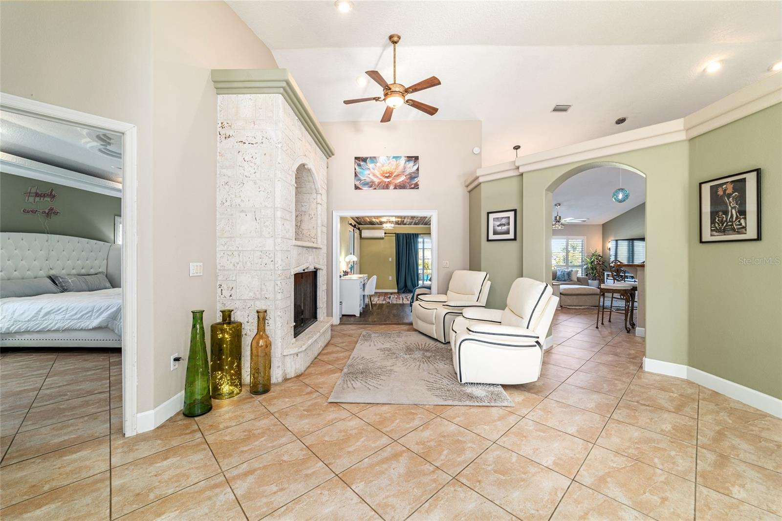 SILVER SPGS SHORES #27 - Residential