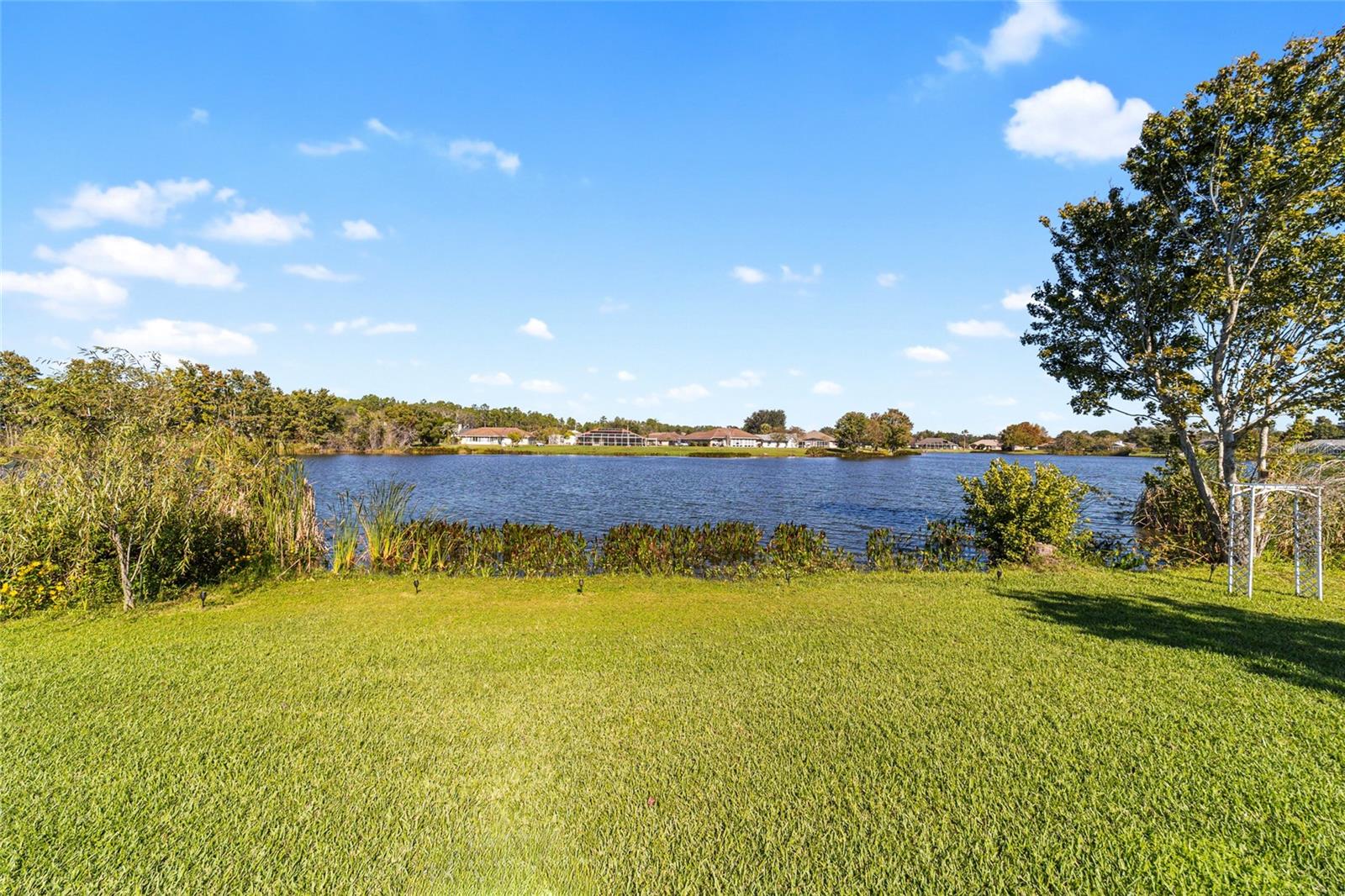 SILVER SPGS SHORES #27 - Residential