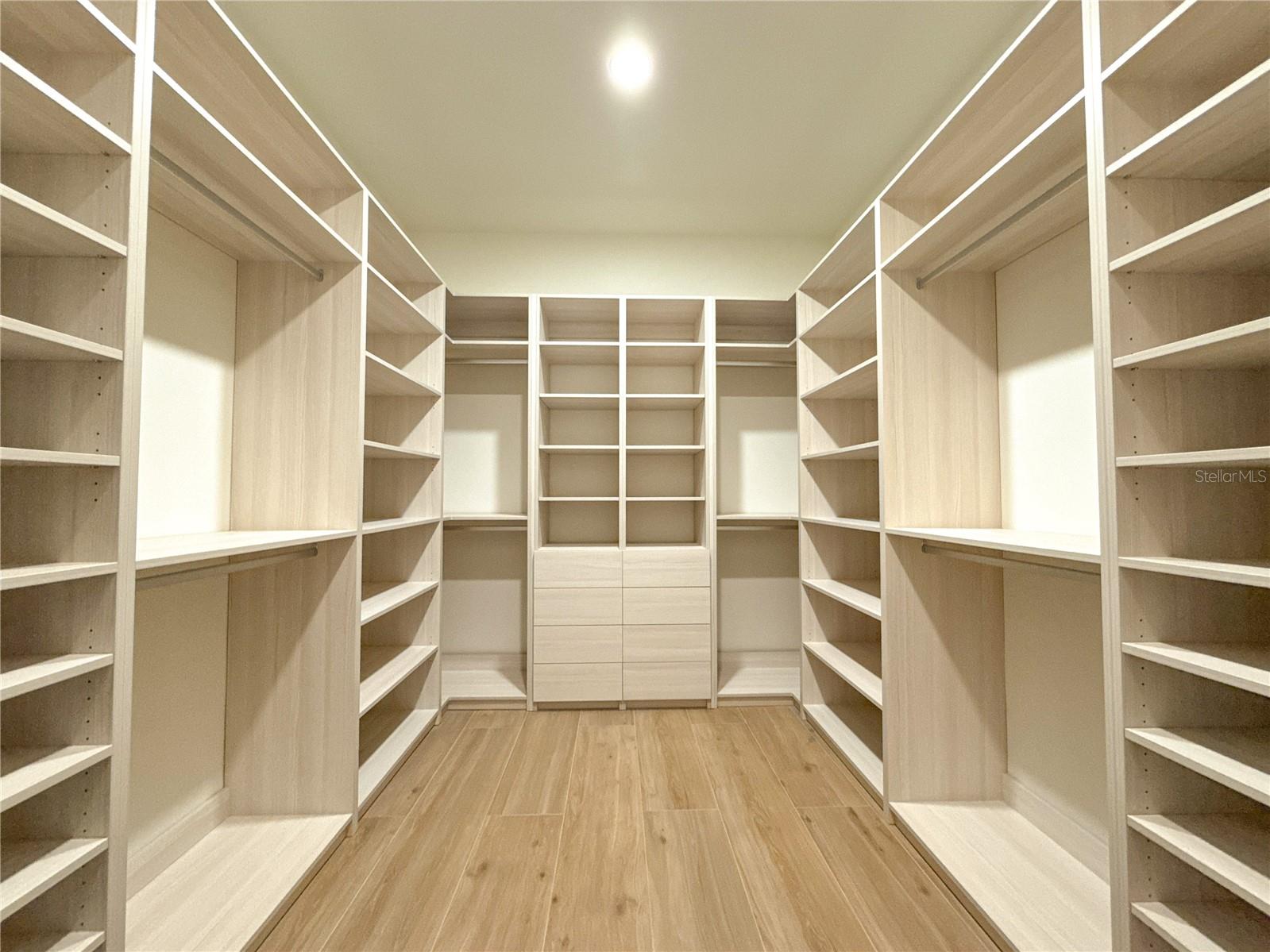 ROLLING HILLS UN 05 - Residential