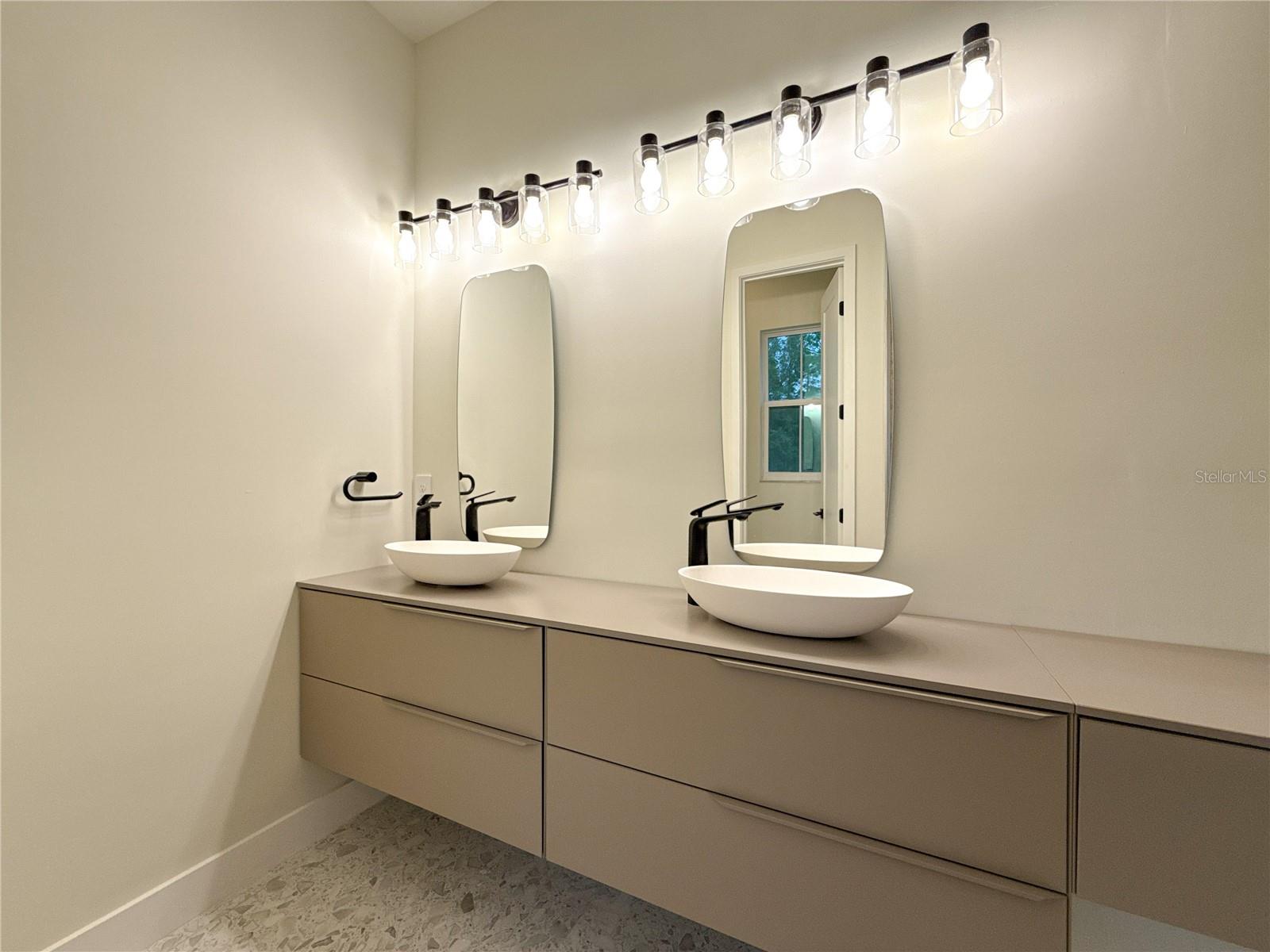 ROLLING HILLS UN 05 - Residential