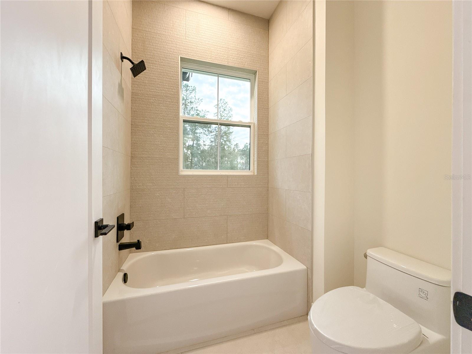 ROLLING HILLS UN 05 - Residential