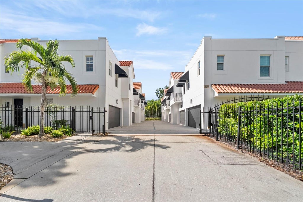Photo of 3210 W Horatio Street #6, Tampa, FL 33609 (MLS # TB8543464)