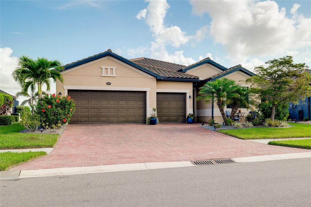 Photo of 13634 Vancanza Drive, Venice, FL 34293 (MLS # N6139143)