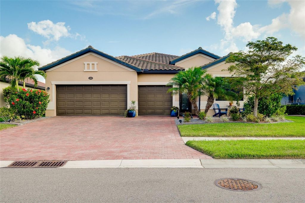 Photo of 13634 Vancanza Drive, Venice, FL 34293 (MLS # N6139143)