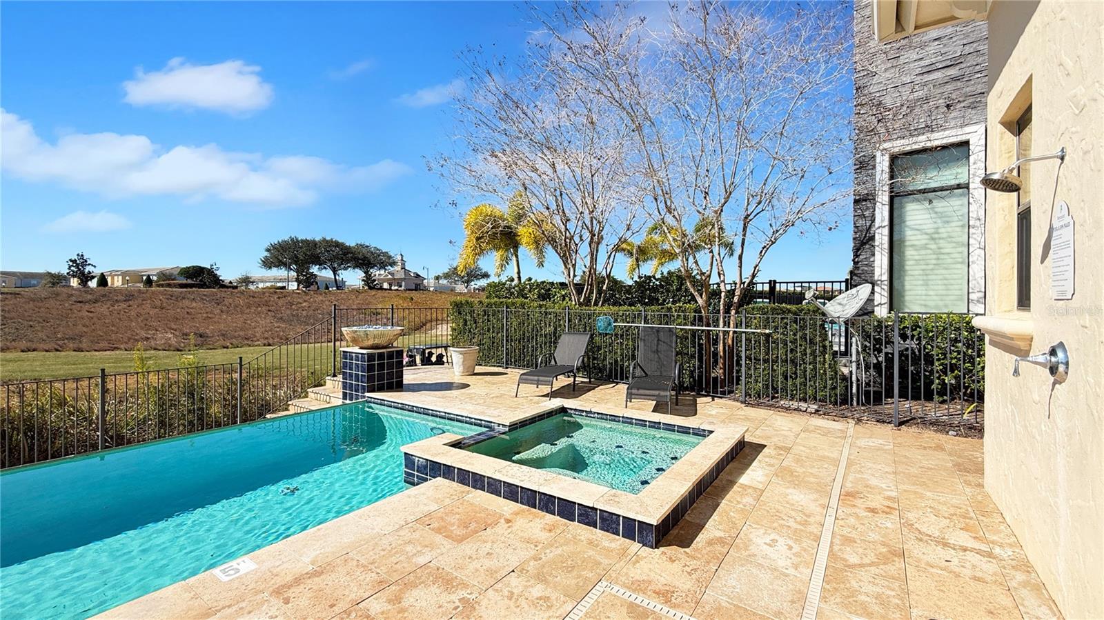 REUNION WEST VLGS NORTH - Residential