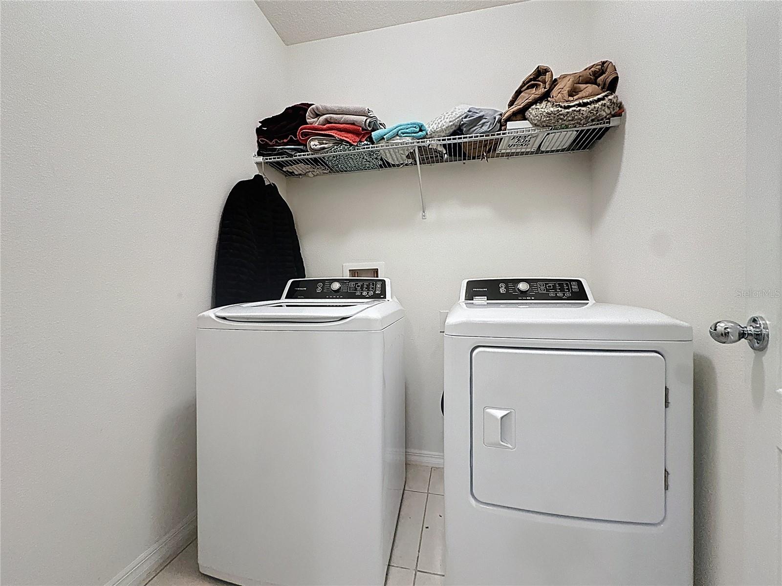 SUMMERS CORNER - Residential