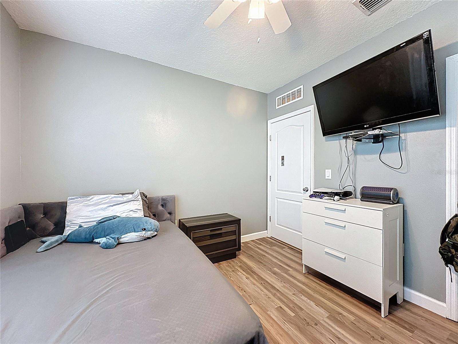 SUMMERS CORNER - Residential