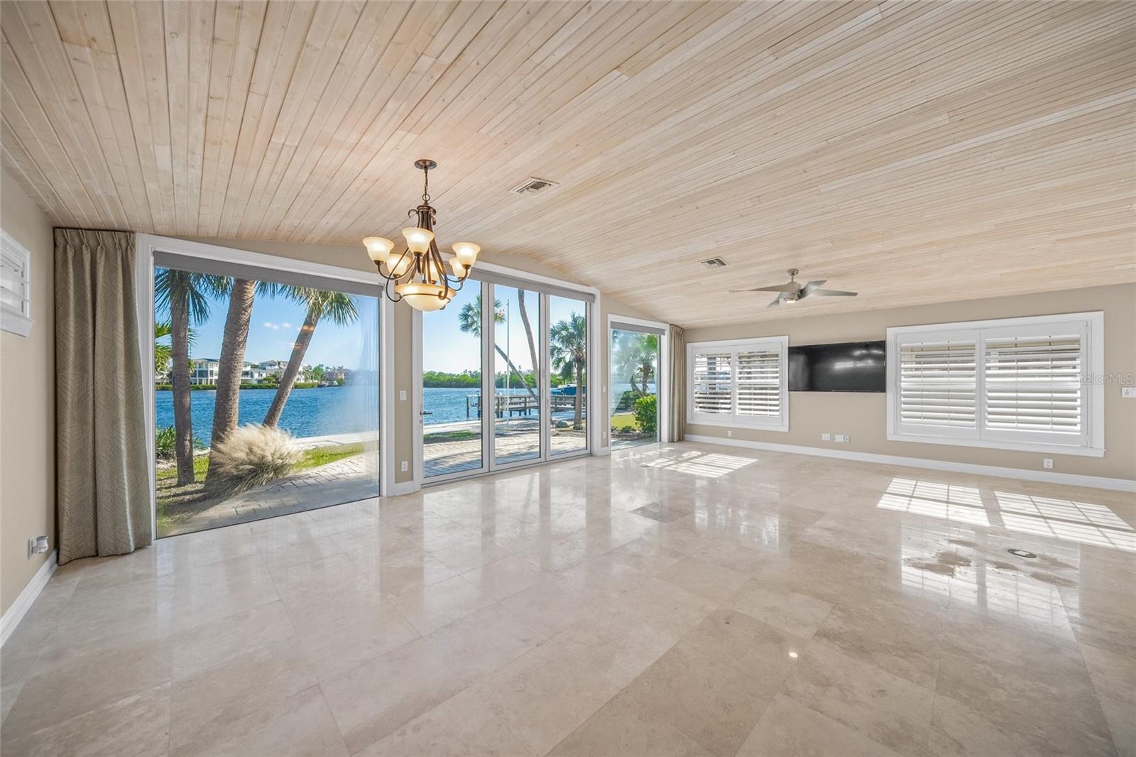 POLYNESIAN GARDENS - Residential