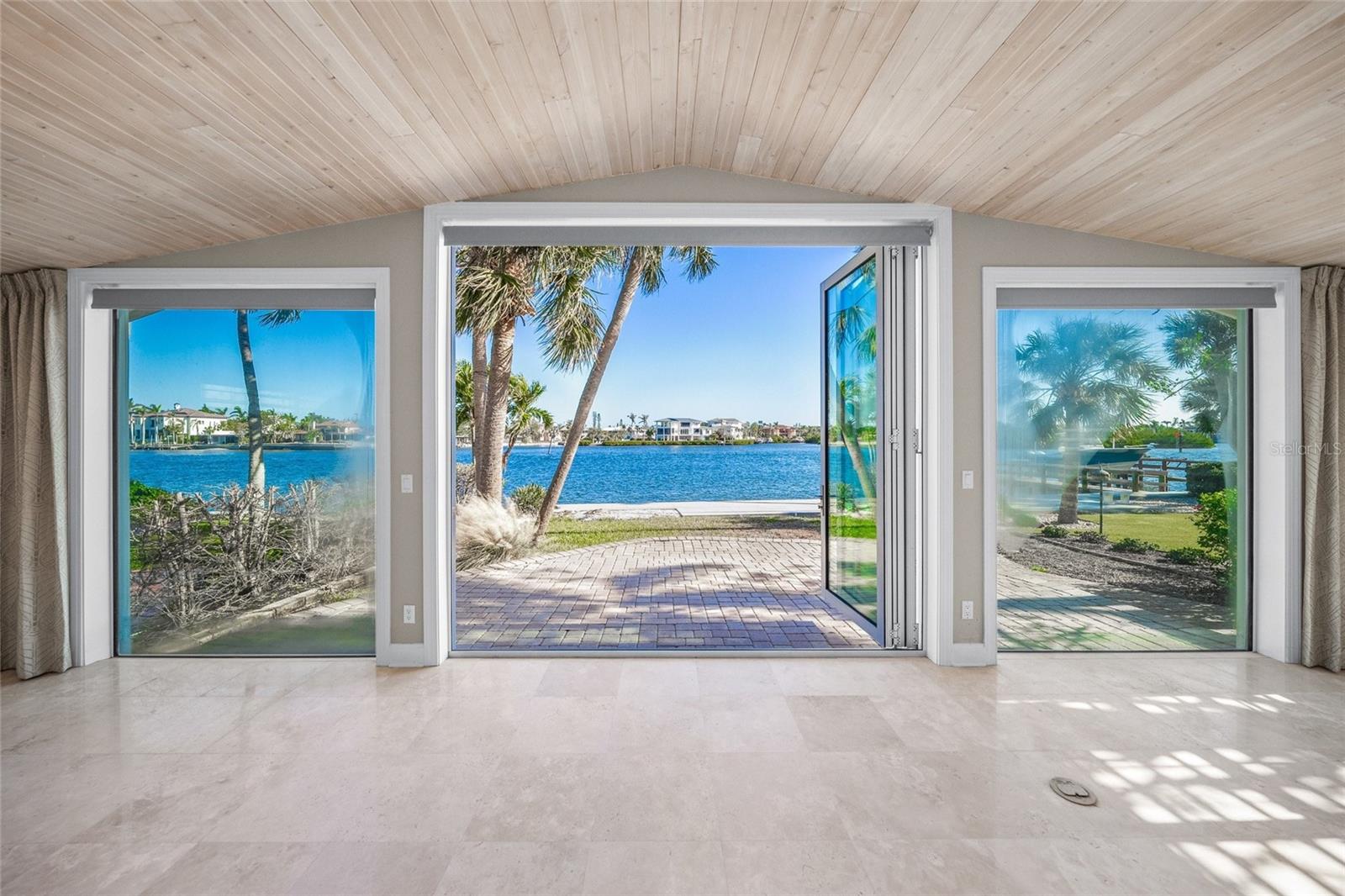 POLYNESIAN GARDENS - Residential