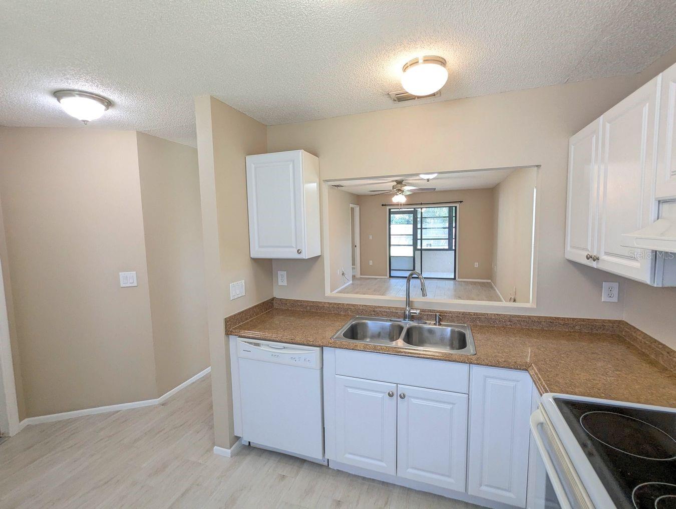 SUMMERFIELD ESTATES - Residential Lease