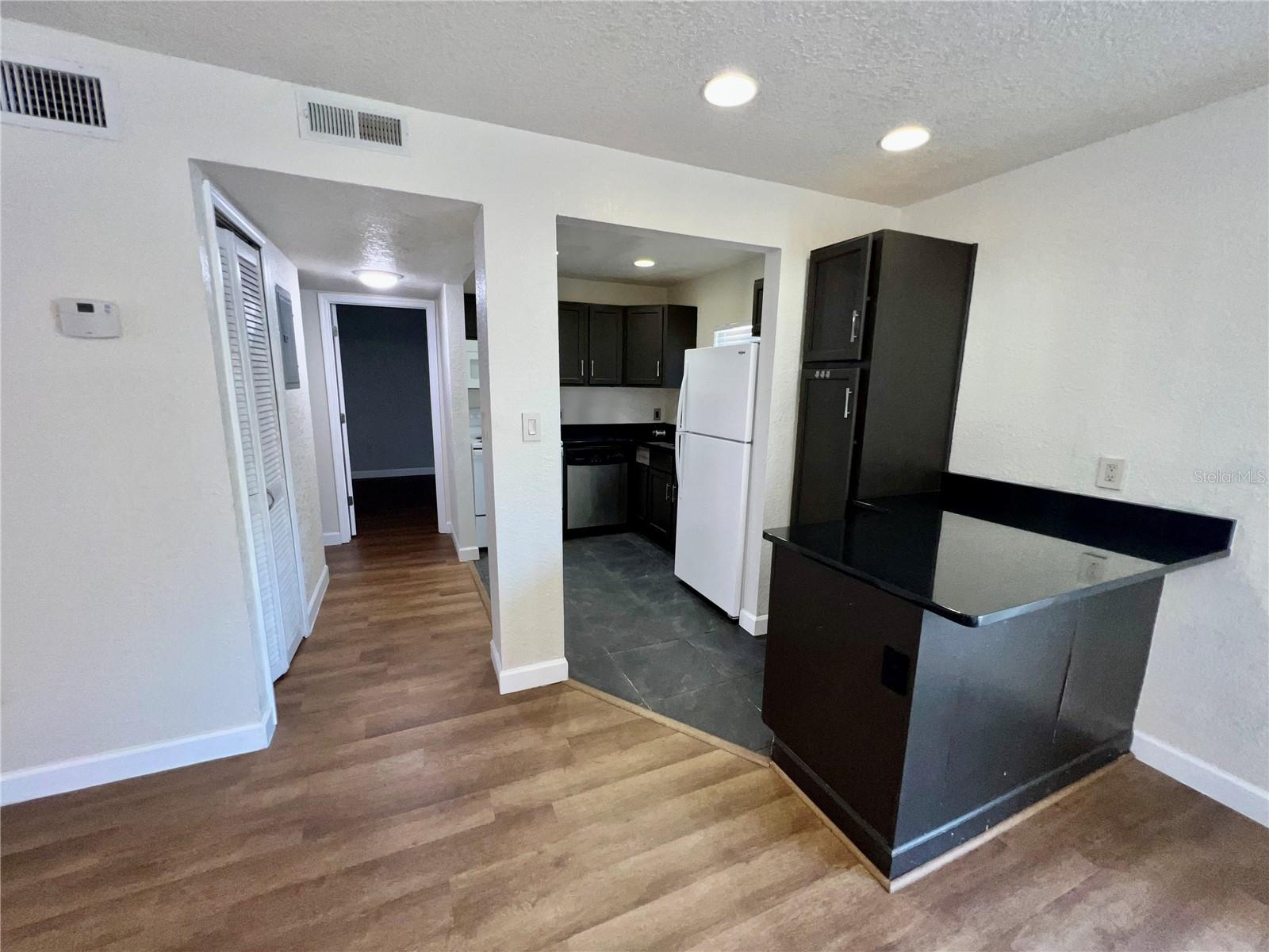 METRO/MICHIGAN PARK CONDO - Residential