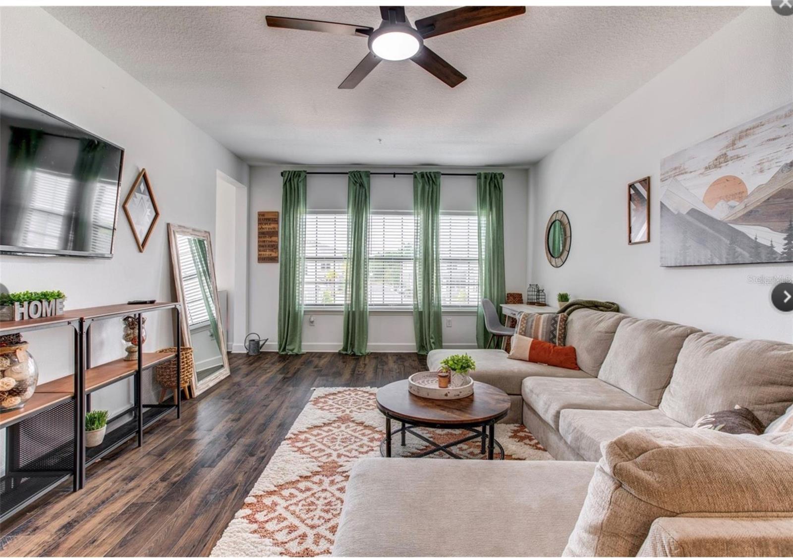 SEMINOLE CROSSING TWNHMS - Residential