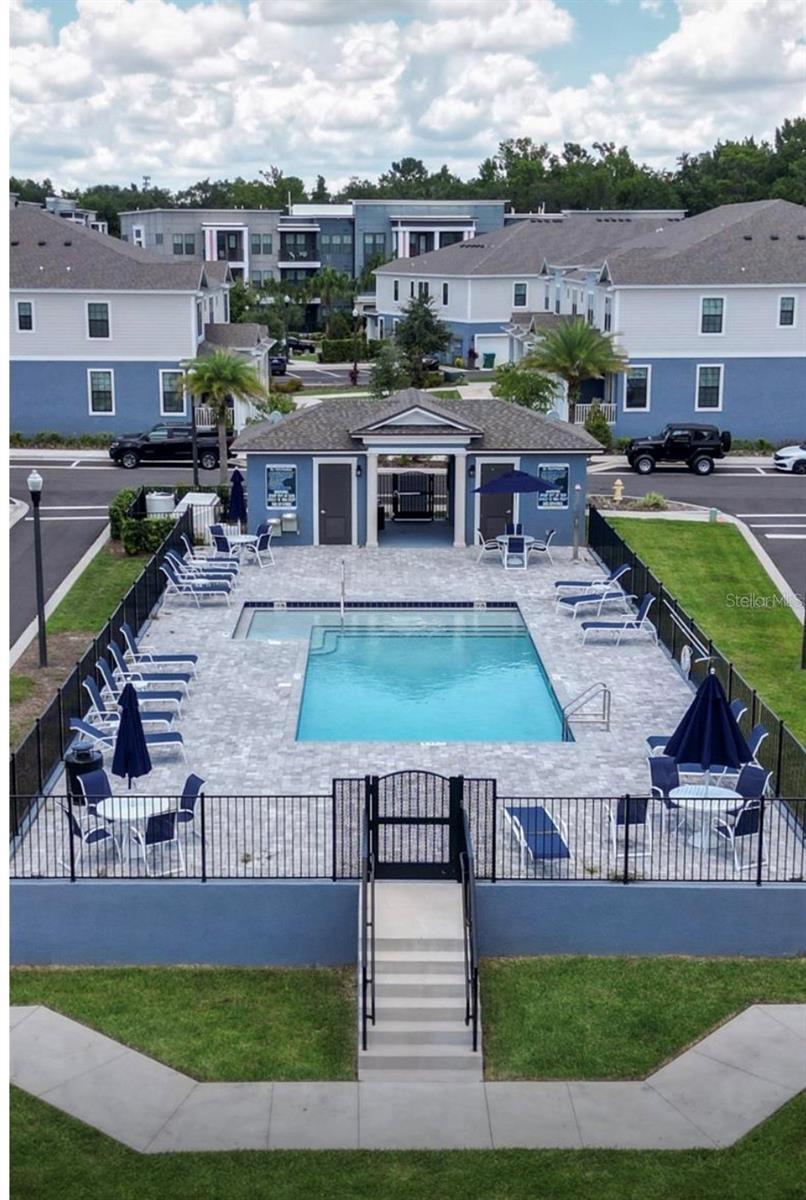 SEMINOLE CROSSING TWNHMS - Residential