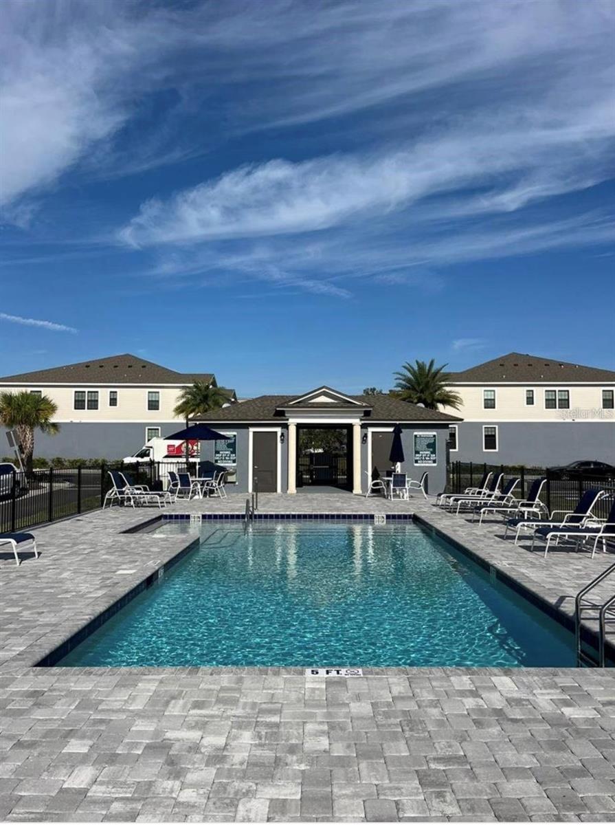 SEMINOLE CROSSING TWNHMS - Residential
