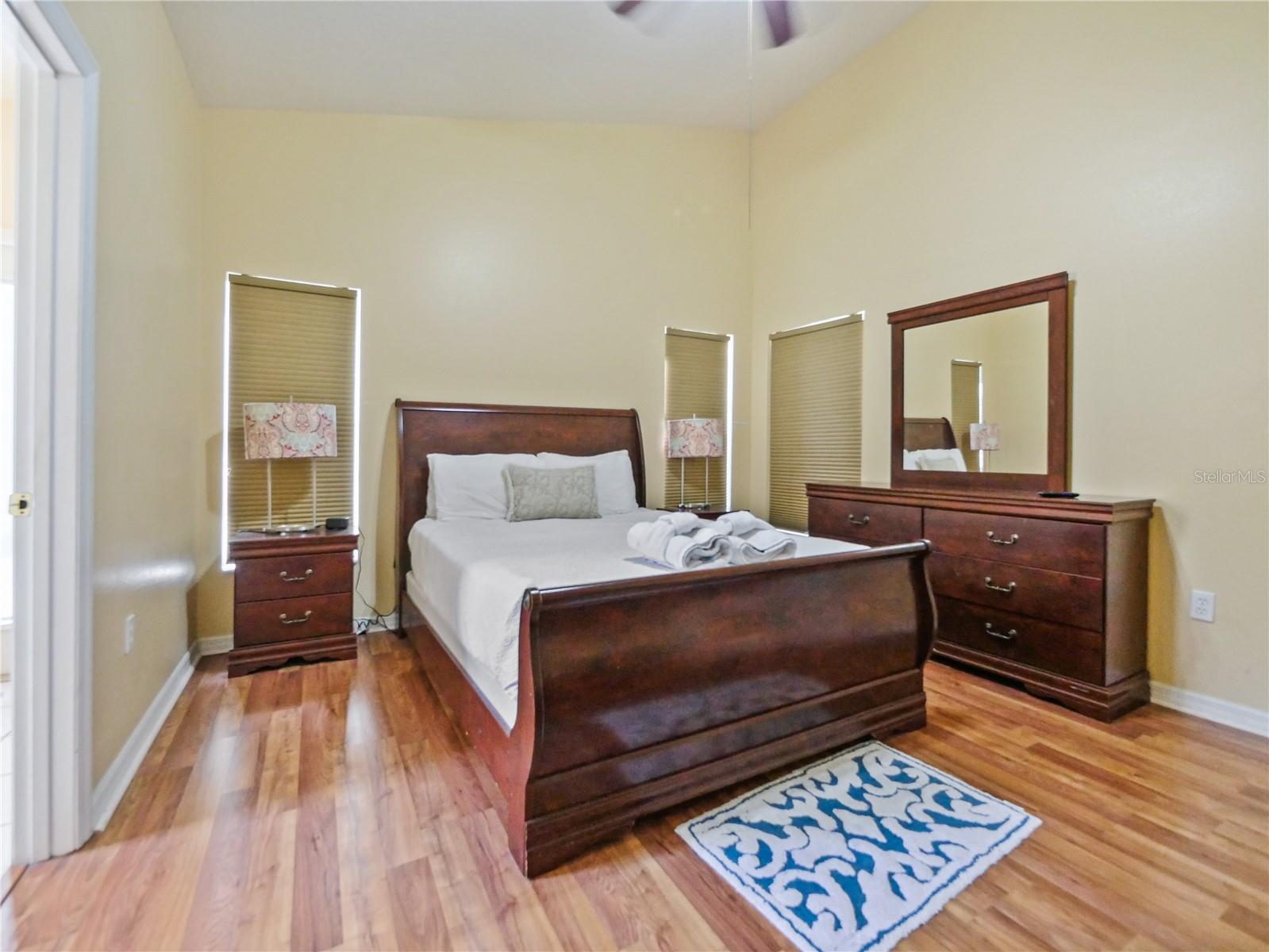 WESTBURY - Residential