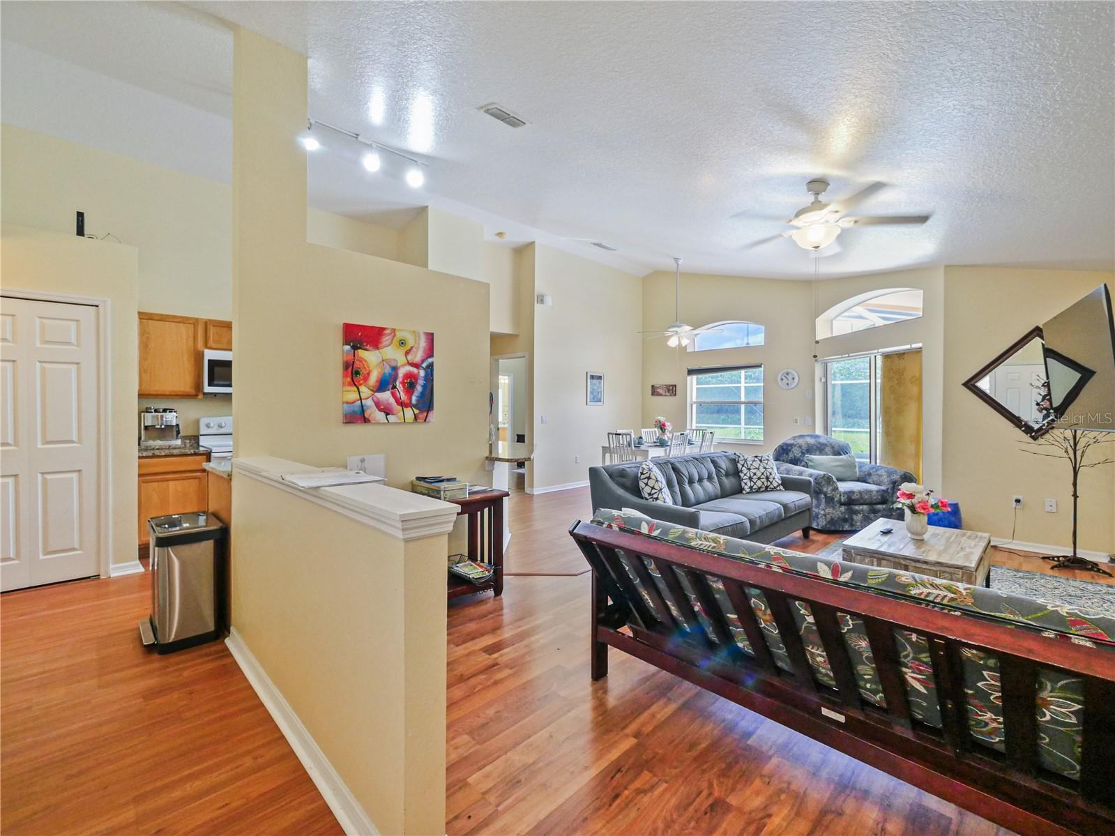 WESTBURY - Residential