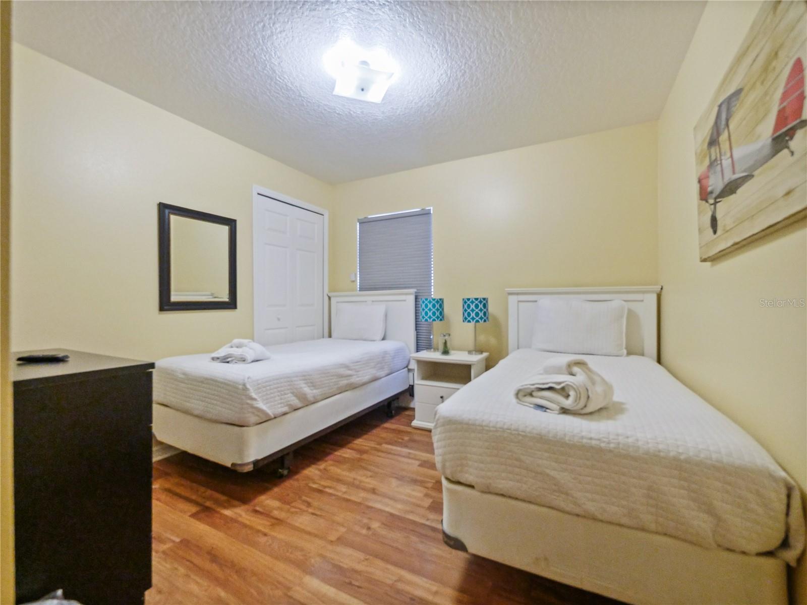 WESTBURY - Residential