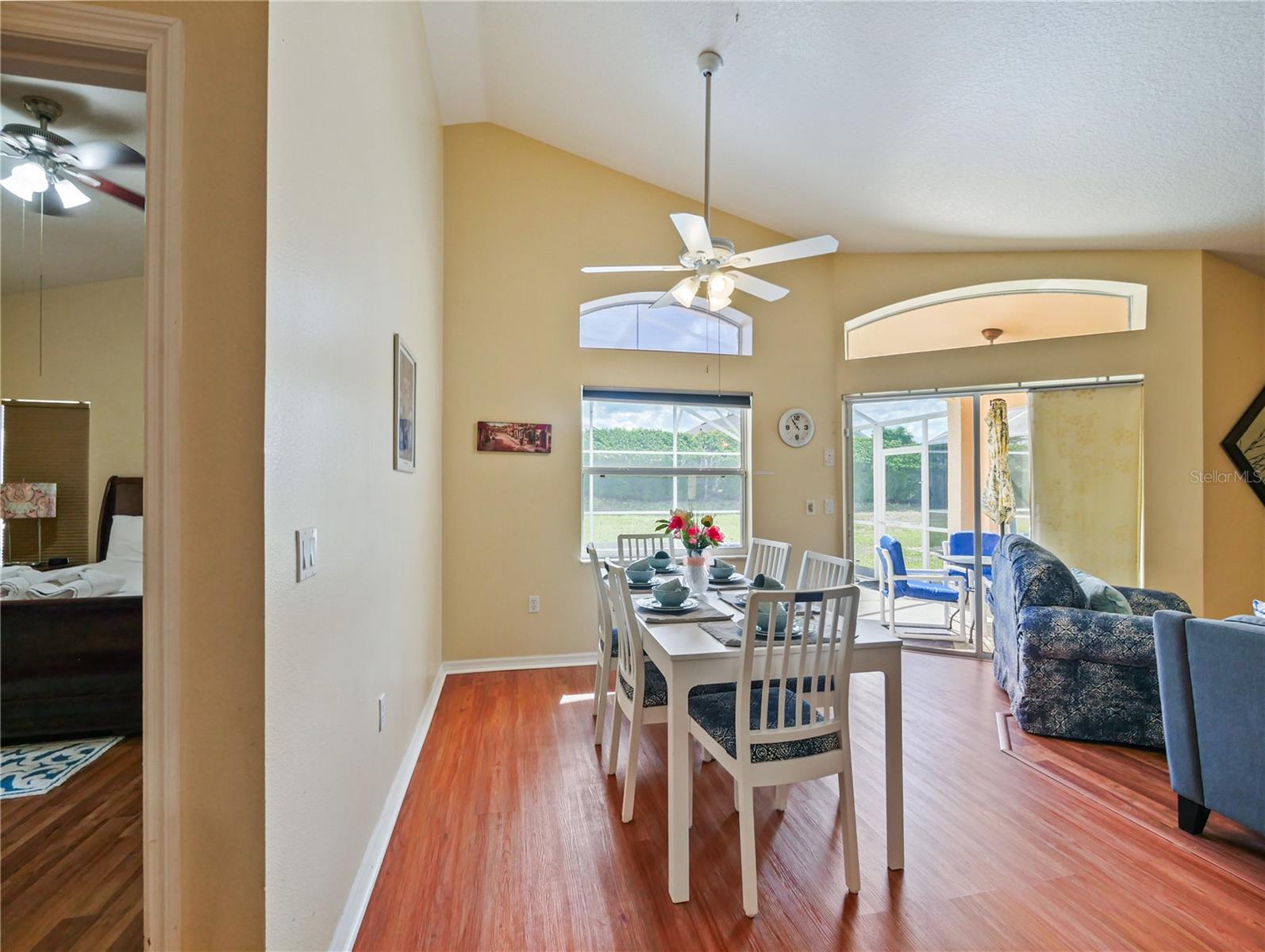 WESTBURY - Residential