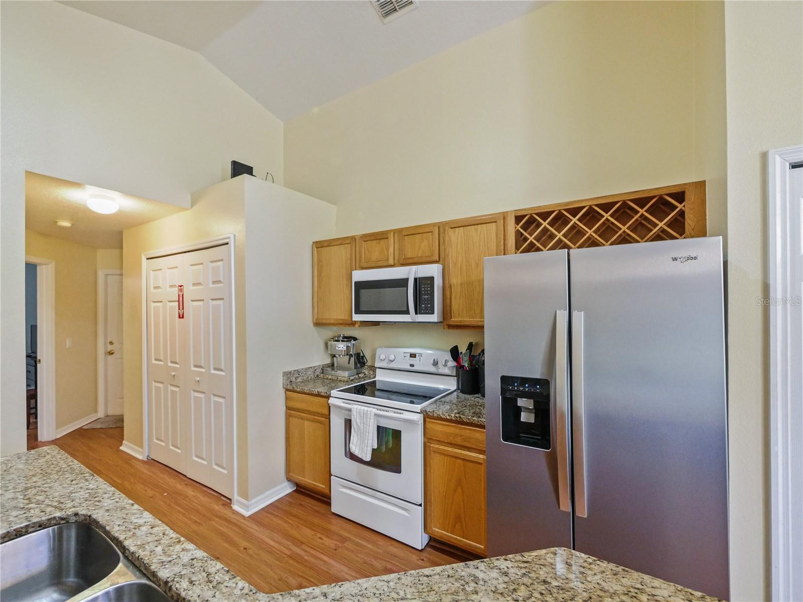 WESTBURY - Residential