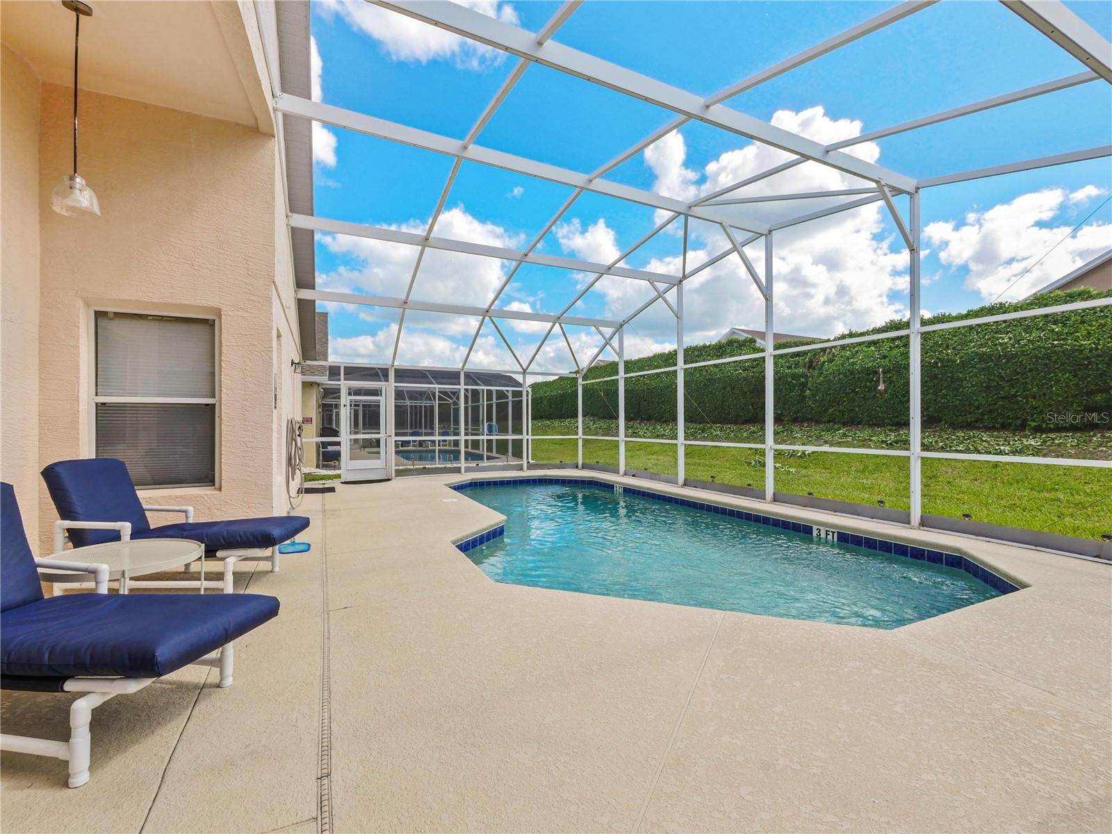 WESTBURY - Residential